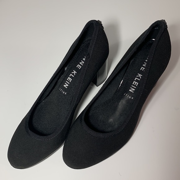 Anne Klein iflex heels in black, Size 6.5M very good condition, great fabric - Picture 2 of 9